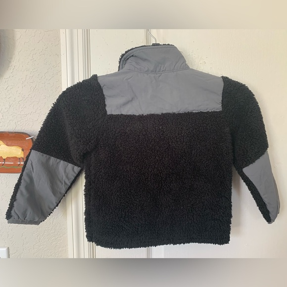 Cat & Jack Black & Gray Fleece Jacket, Size 3T - Picture 3 of 3